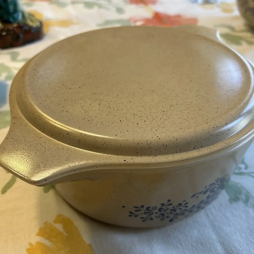 Vintage Pyrex Homestead Blue 2 1/2 Quart Casserole dish 475-B with matching lid